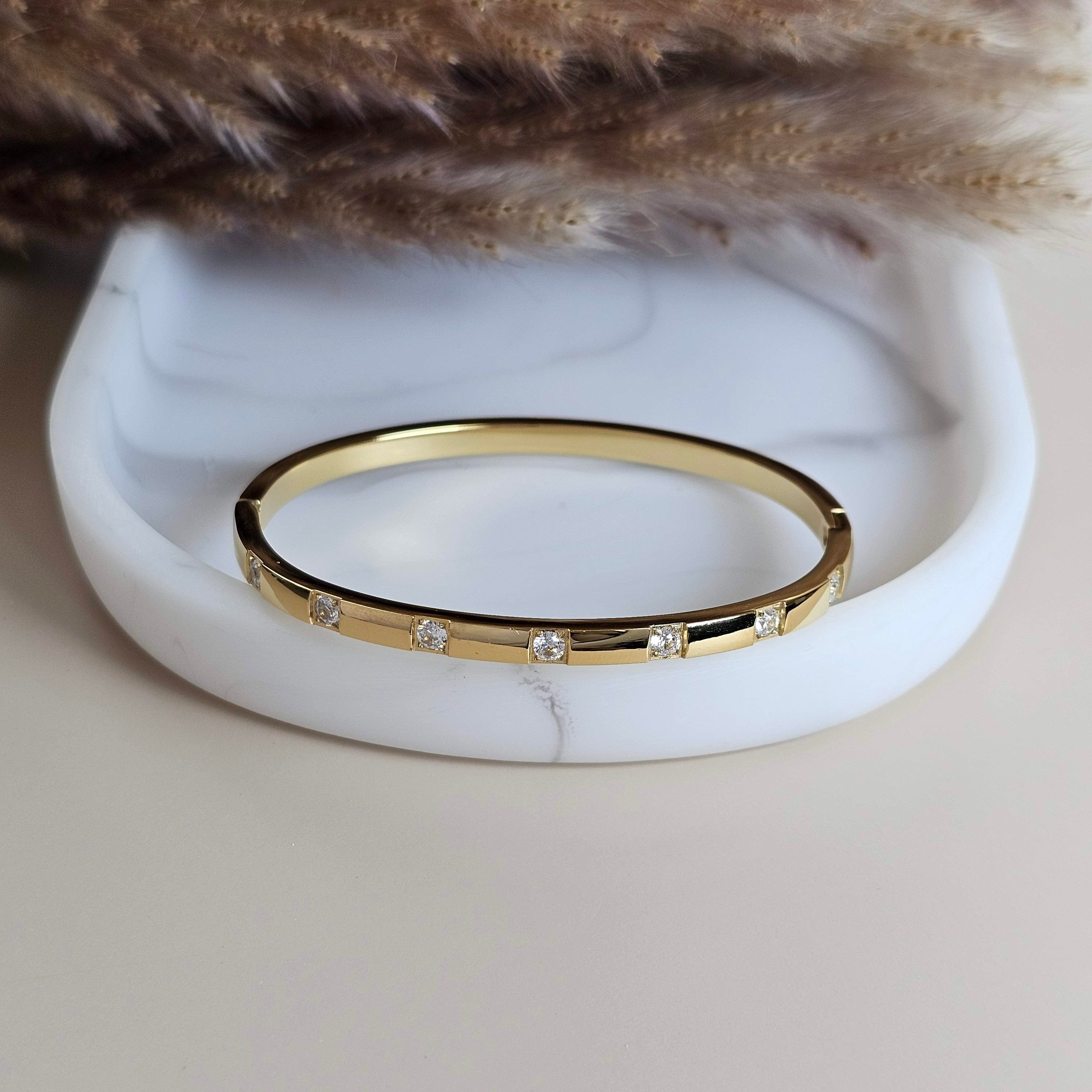 Modern minimalist jewelry