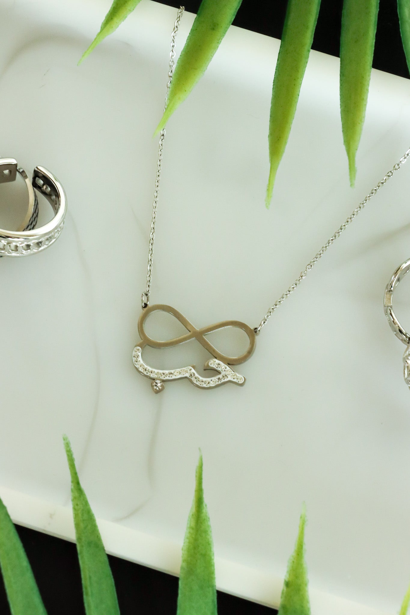 Elegant jewelry pieces