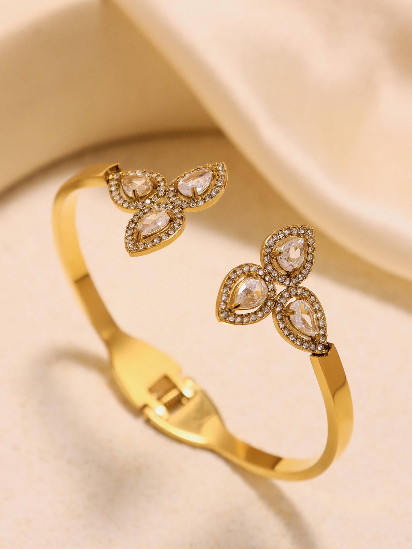 Shalimar Trefoil Cuff