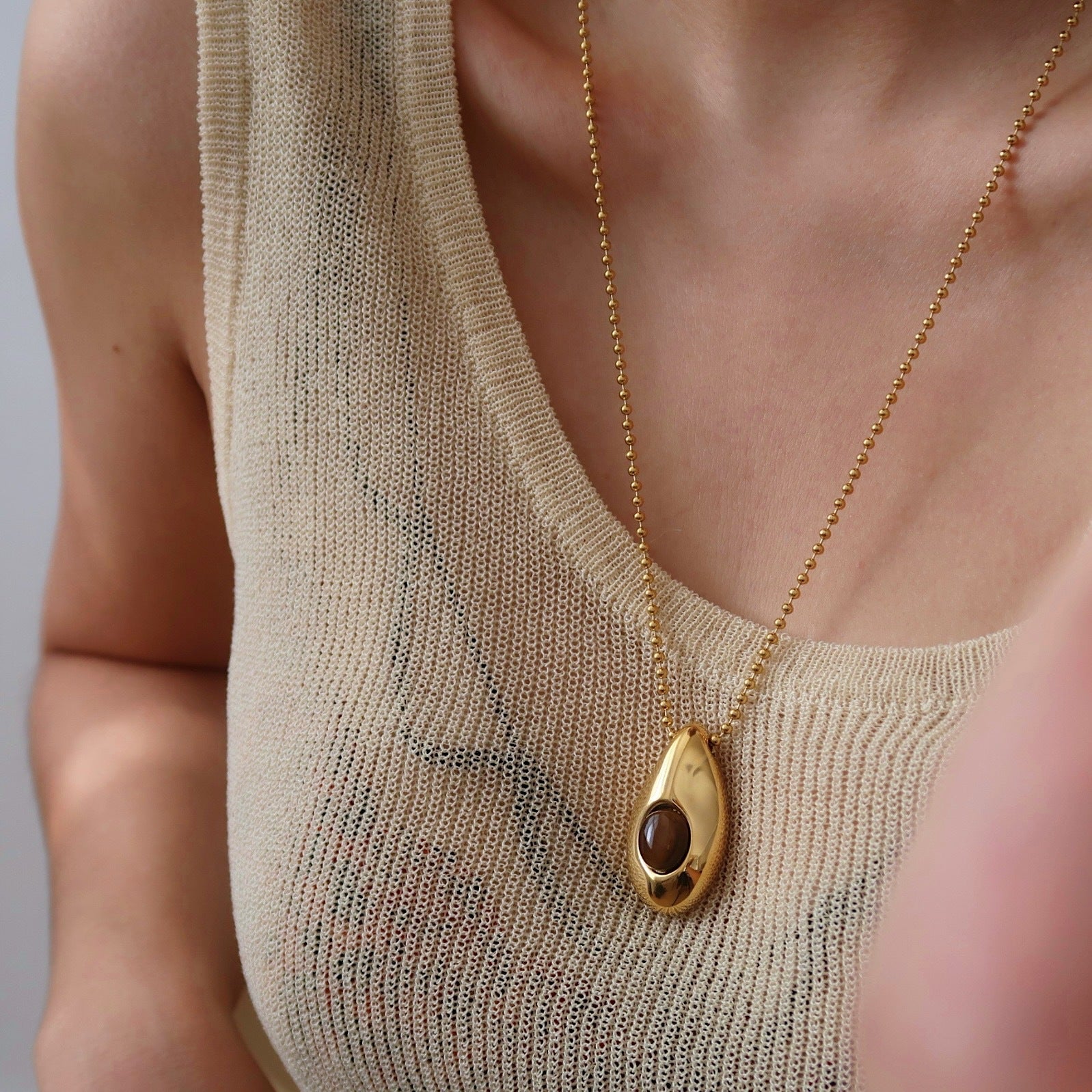 Yaqut Drop Pendant
