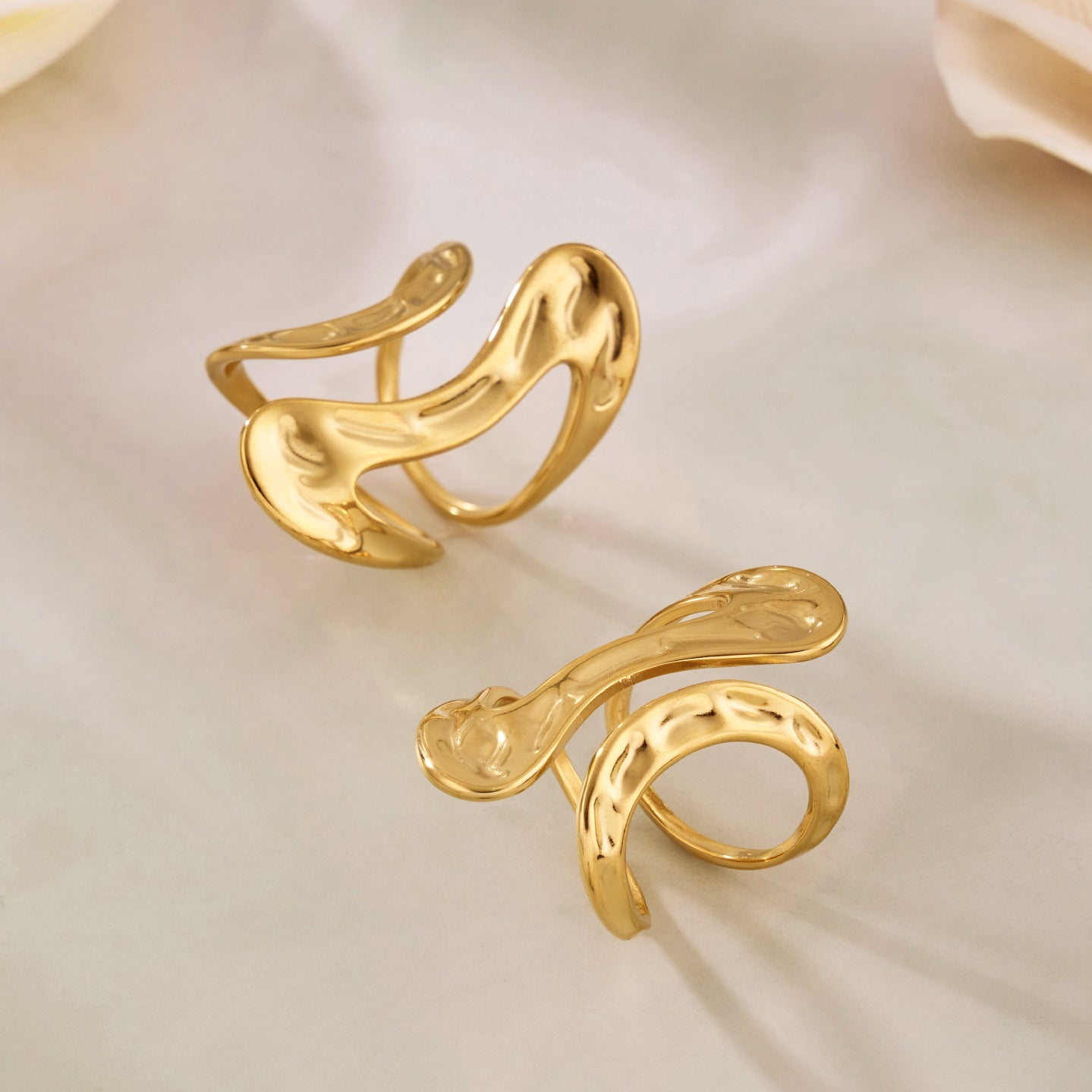 Ghazal Swirl Ring