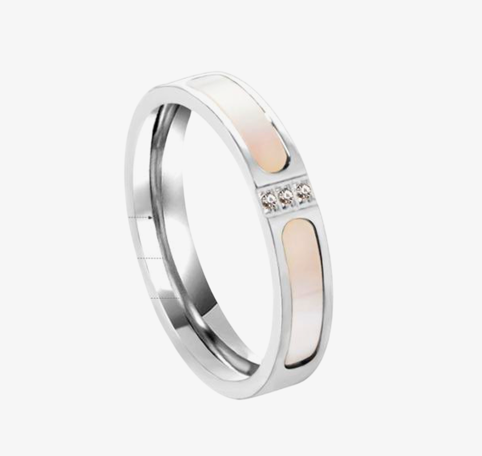 Lunaria Ring